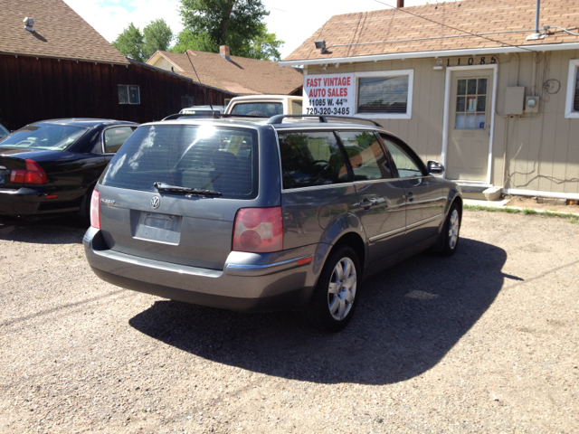 2005 Volkswagen Passat Wagon FWD 4dr Sport