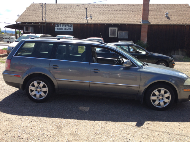 2005 Volkswagen Passat Wagon FWD 4dr Sport