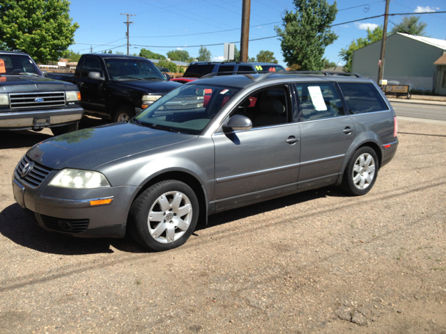 2005 Volkswagen Passat Wagon FWD 4dr Sport