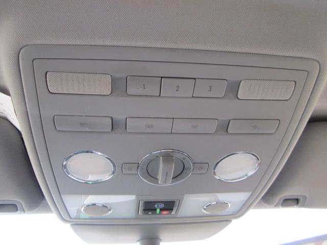 2004 Volkswagen Phaeton Lariat Dually 4WD