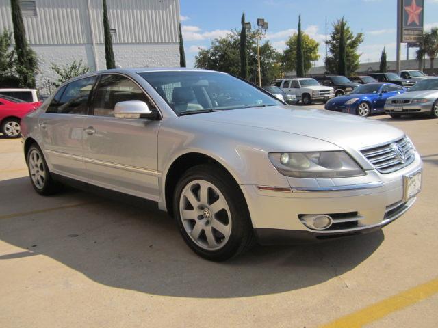 2004 Volkswagen Phaeton Lariat Dually 4WD