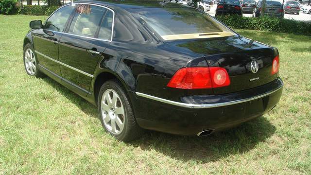 2004 Volkswagen Phaeton SE-R