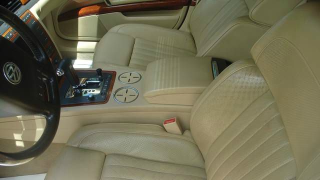 2004 Volkswagen Phaeton SE-R
