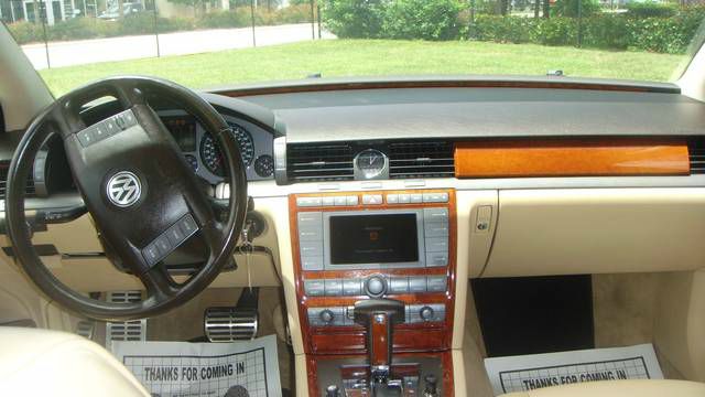 2004 Volkswagen Phaeton SE-R