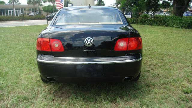 2004 Volkswagen Phaeton SE-R