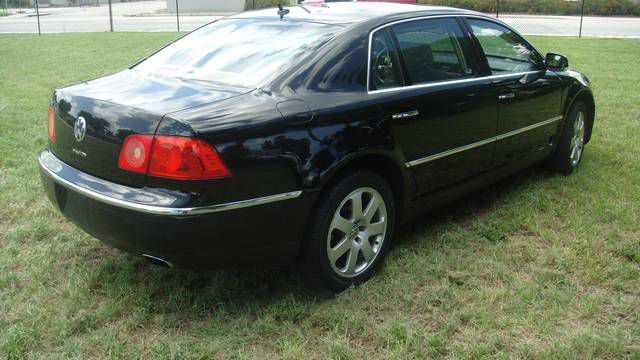 2004 Volkswagen Phaeton SE-R