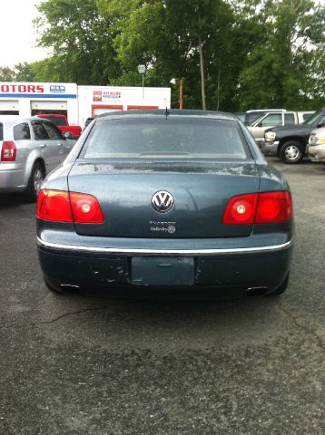 2004 Volkswagen Phaeton SE-R