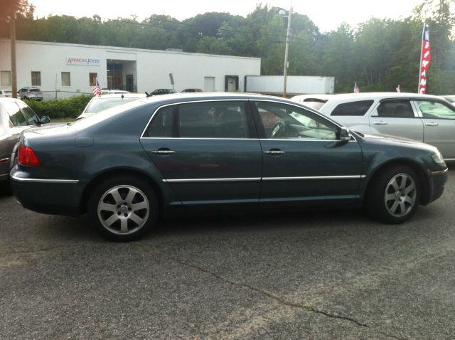 2004 Volkswagen Phaeton SE-R