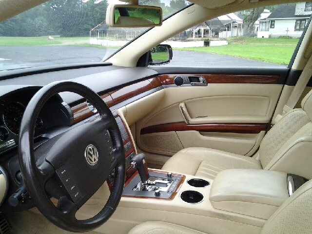 2004 Volkswagen Phaeton SE-R