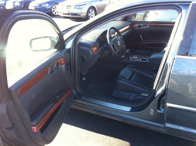 2004 Volkswagen Phaeton Unknown