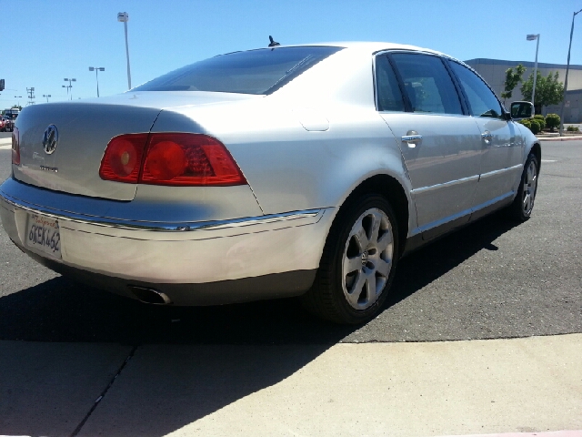 2004 Volkswagen Phaeton SE-R