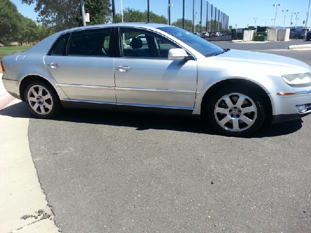 2004 Volkswagen Phaeton SE-R