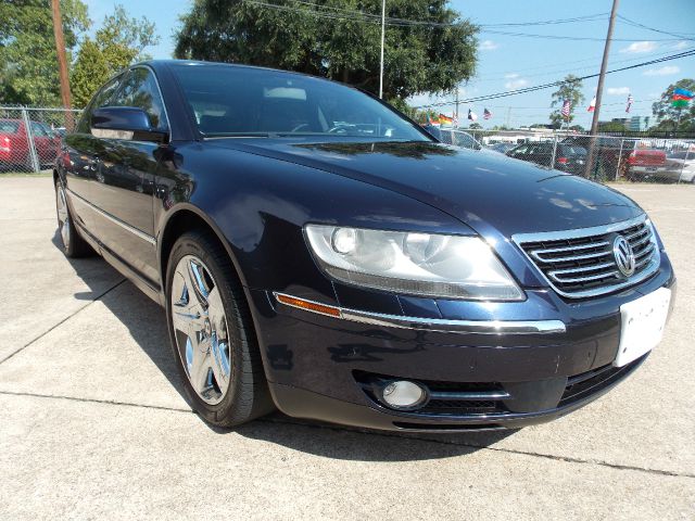 2005 Volkswagen Phaeton SE-R