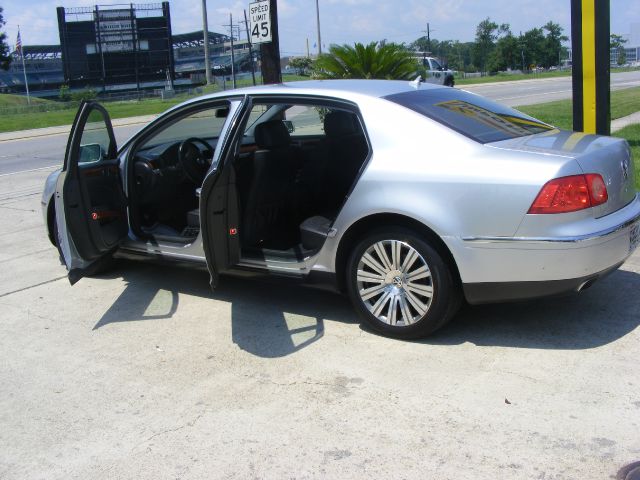 2005 Volkswagen Phaeton SE-R