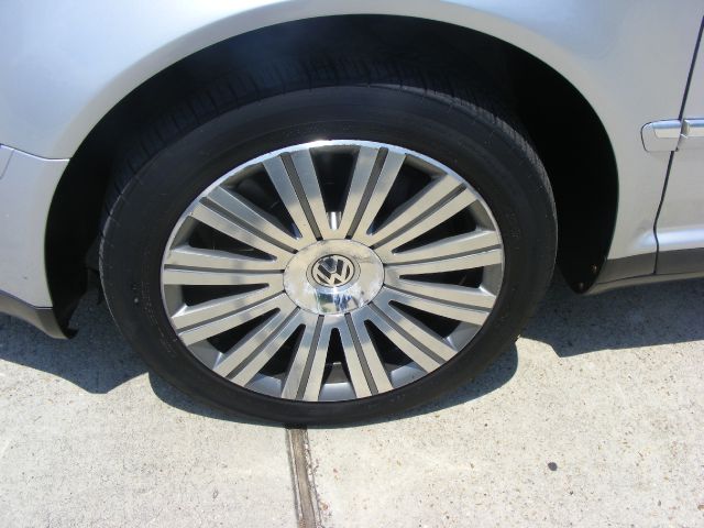 2005 Volkswagen Phaeton SE-R