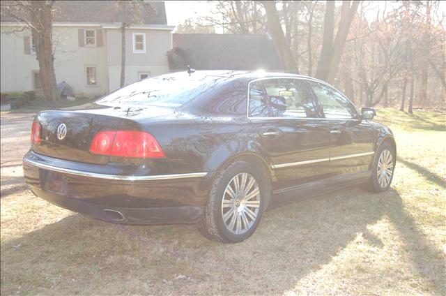 2005 Volkswagen Phaeton Unknown