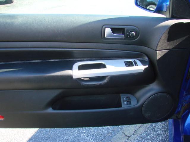 2004 Volkswagen R32 EX - DUAL Power Doors