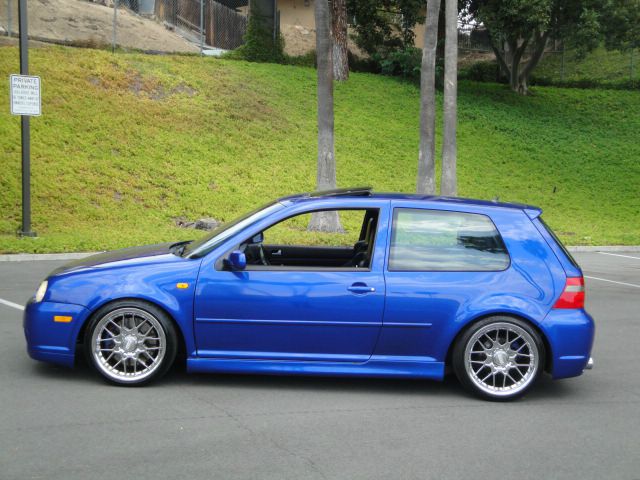 2004 Volkswagen R32 15 Utilimaster Utilivan II