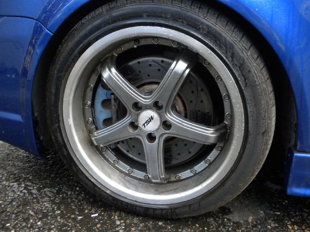 2004 Volkswagen R32 LT 4WD