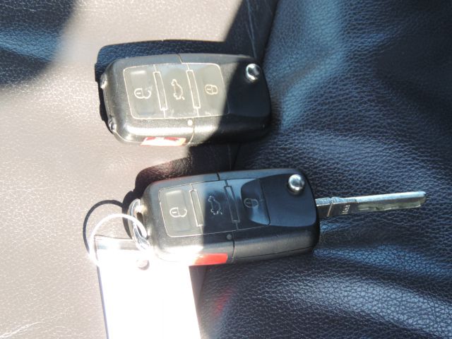 2008 Volkswagen R32 Base