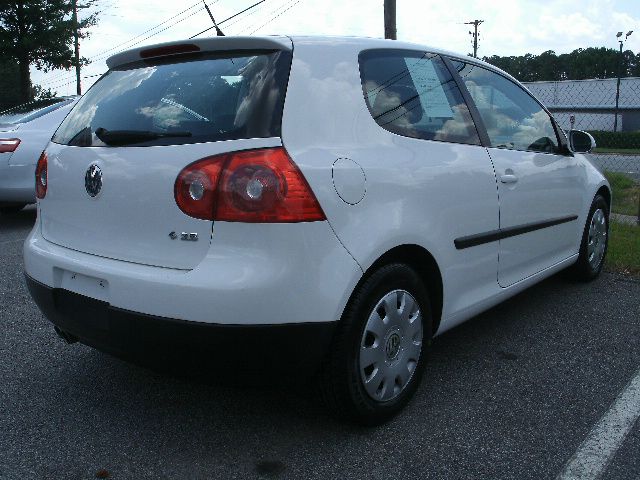 2008 Volkswagen Rabbit L - 82 V8