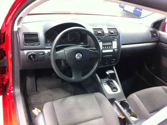 2008 Volkswagen Rabbit L - 82 V8