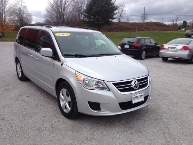 2009 Volkswagen Routan 4x4 SLE 5.7L V8