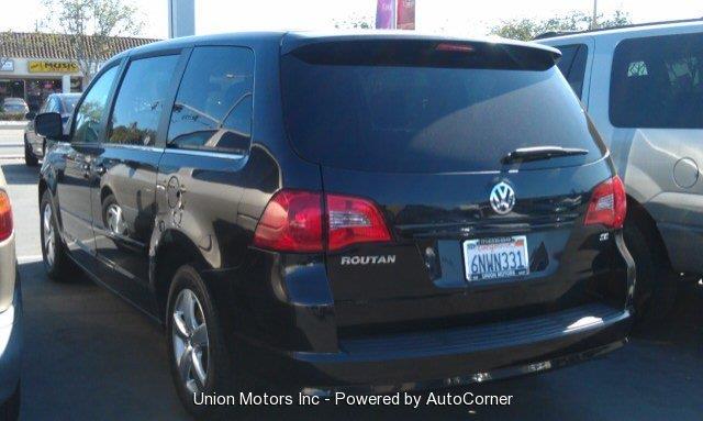 2009 Volkswagen Routan Unknown