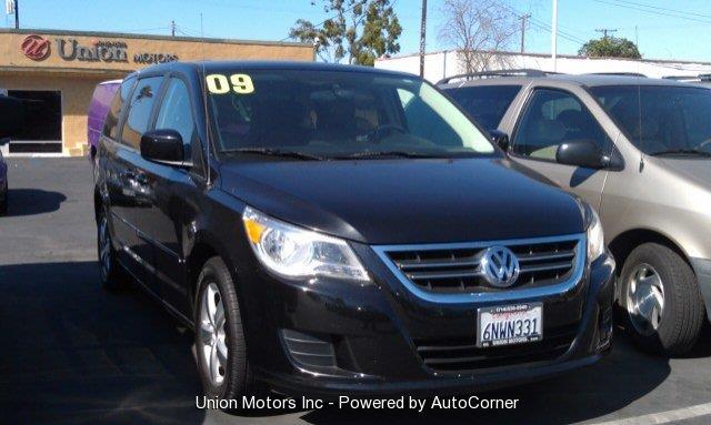 2009 Volkswagen Routan Unknown