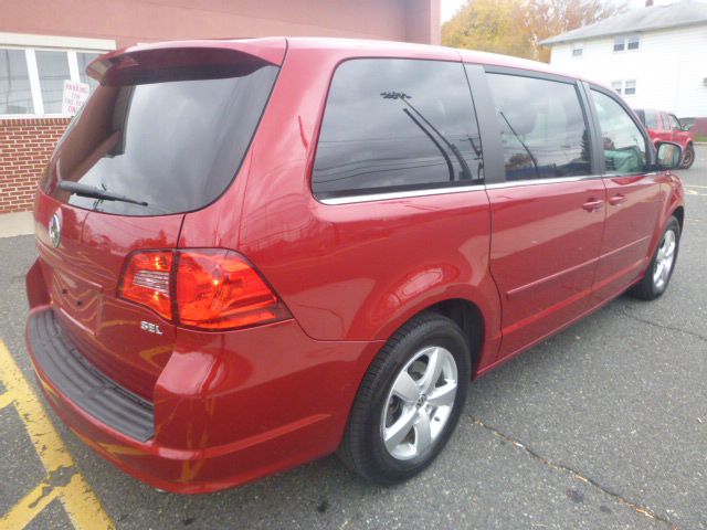 2009 Volkswagen Routan 5XT