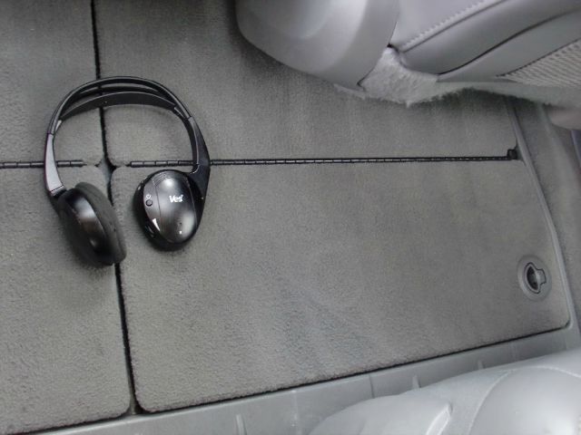 2009 Volkswagen Routan 4dr Sdn 3.0L Sport RWD