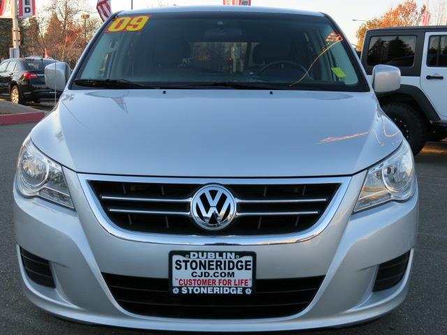 2009 Volkswagen Routan FX35 AWD