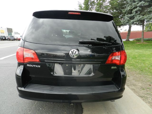 2009 Volkswagen Routan 5XT