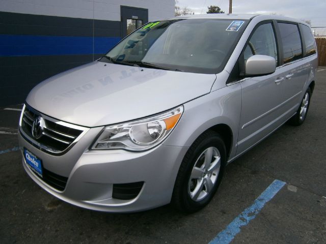 2009 Volkswagen Routan 5XT