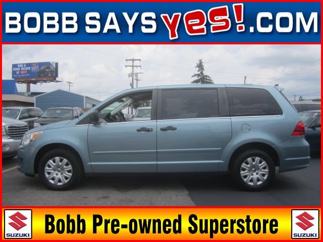 2010 Volkswagen Routan Baselslt