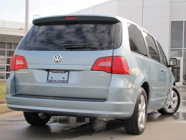 2010 Volkswagen Routan SR-5 Sport PKG 4.w.d