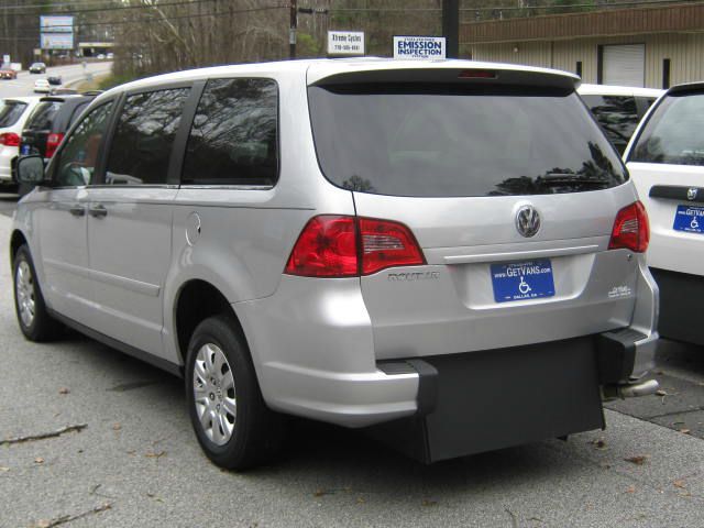 2010 Volkswagen Routan XR