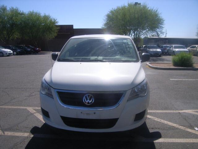 2010 Volkswagen Routan Unknown