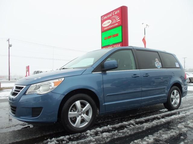 2011 Volkswagen Routan SE