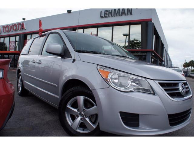 2011 Volkswagen Routan SE