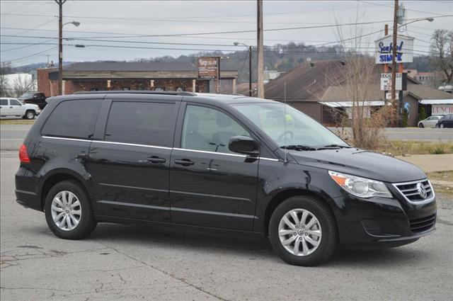 2012 Volkswagen Routan SE