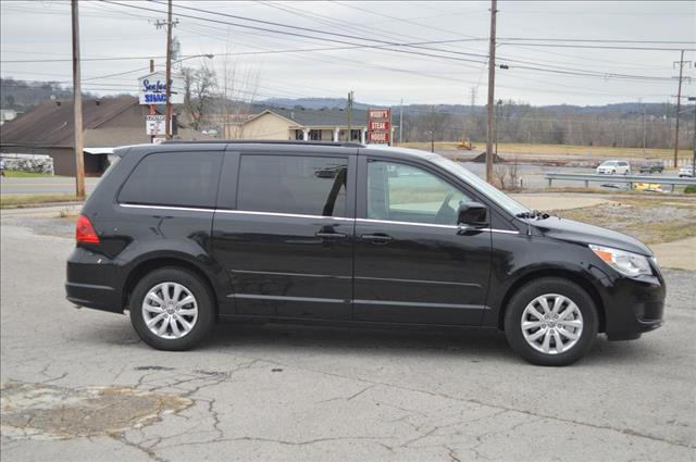 2012 Volkswagen Routan SE