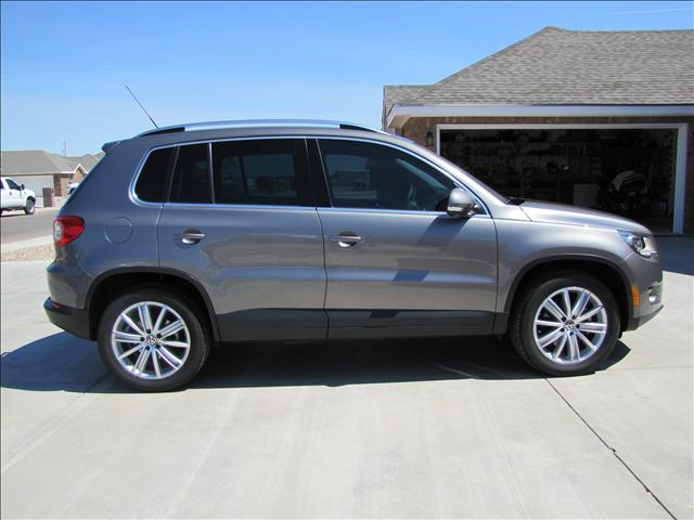 2009 Volkswagen Tiguan SLE 4X4 Z71 Plow