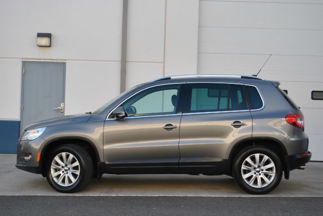 2009 Volkswagen Tiguan Lariat 4WD FX4