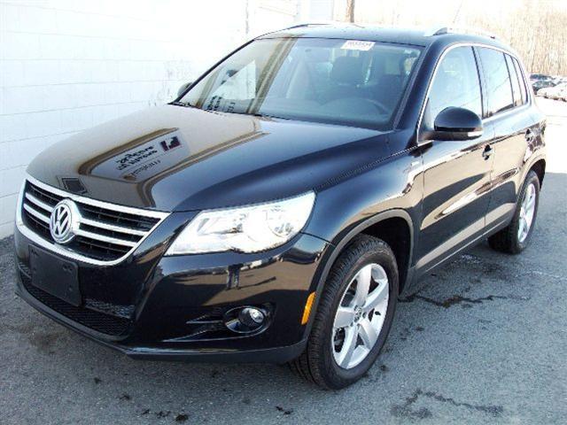 2010 Volkswagen Tiguan 4dr 4WD Luxury AWD SUV