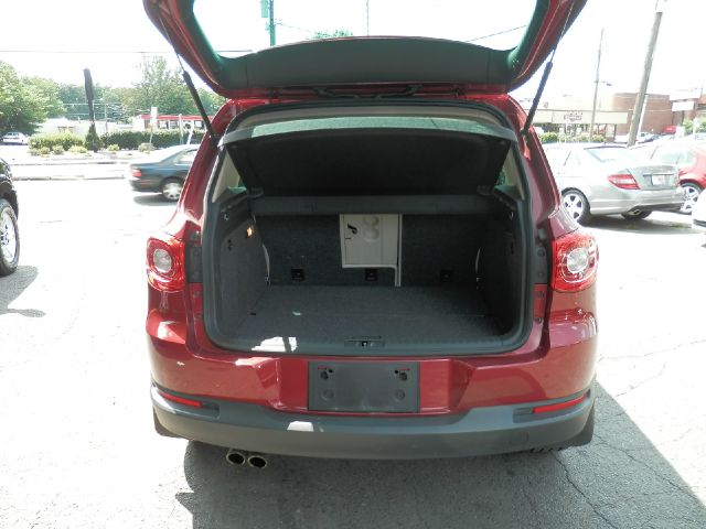 2010 Volkswagen Tiguan Malibu Convertible