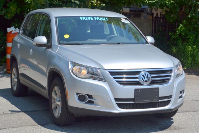 2010 Volkswagen Tiguan Malibu Convertible