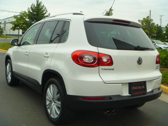 2010 Volkswagen Tiguan 2500 Cargo Van TMU