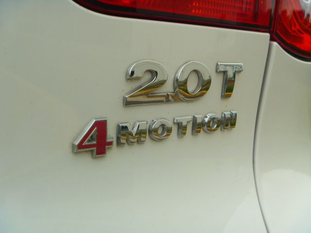 2010 Volkswagen Tiguan 2500 Cargo Van TMU