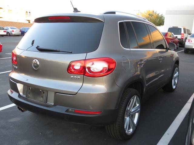 2010 Volkswagen Tiguan SE